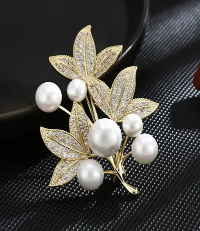 Fashion Women Girls Elegant Emerald Crystal Butterfly Brooches Badges Classic Lady Dress Suit High-end Pins Jewelry